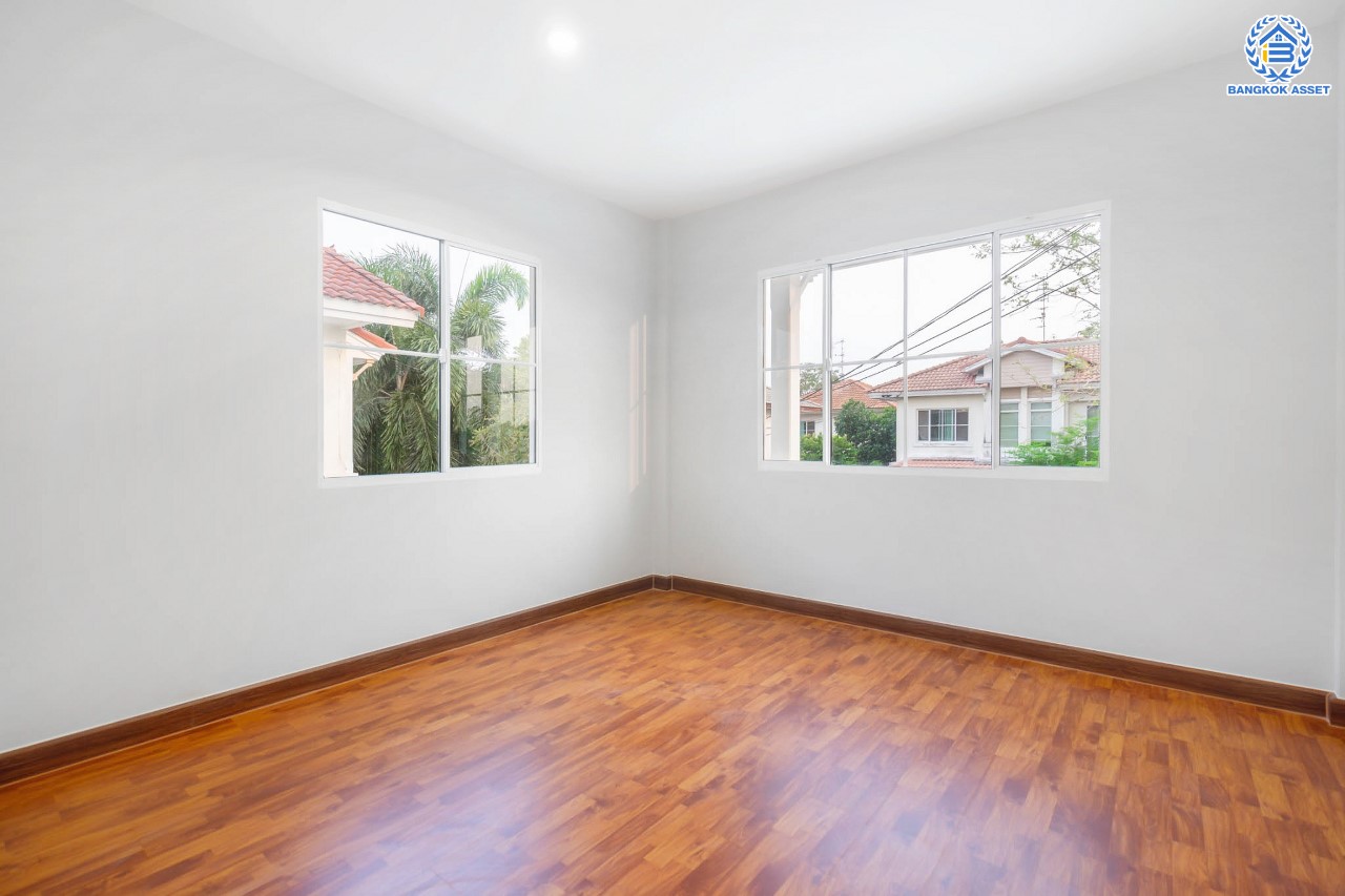 บ้านมือสองตกแต่งใหม่ แบรนด์ LH ม.ชลลดา บางใหญ่-เซ็นทรัลเวสต์เกต หลังมุม เนื้อที่ 58.9 ตร.ว. ฟังก์ชัน 3 ห้องนอน 2 ห้องน้ำ 1 ห้องอเนกประสงค์ 2 ที่จอดรถ Facilities ครบครัน บนทำเลเดินทางสะดวก เชื่อมต่อถ.กาญจนาภิเษก และเพียง 10 นาทีถึงรถไฟฟ้า "สถานีคลองบางไผ่"